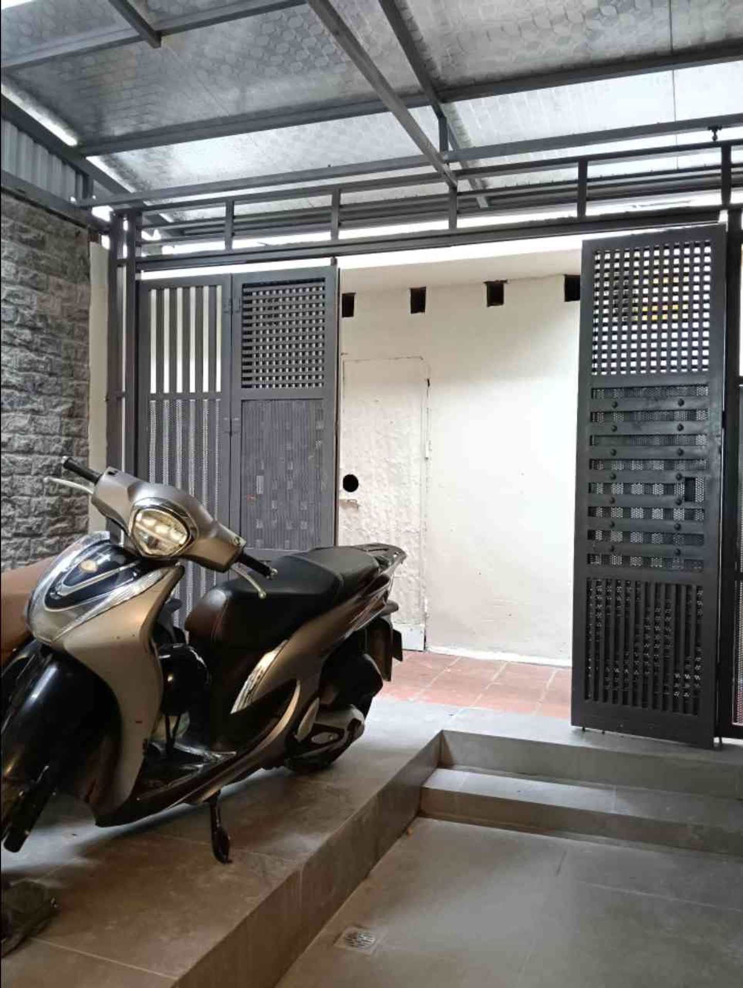 Bán nhà Tạ Quang Bửu - diện tích 25m2 1 tầng - Ô tô cách 1 nhà - giá 6,5 tỷ