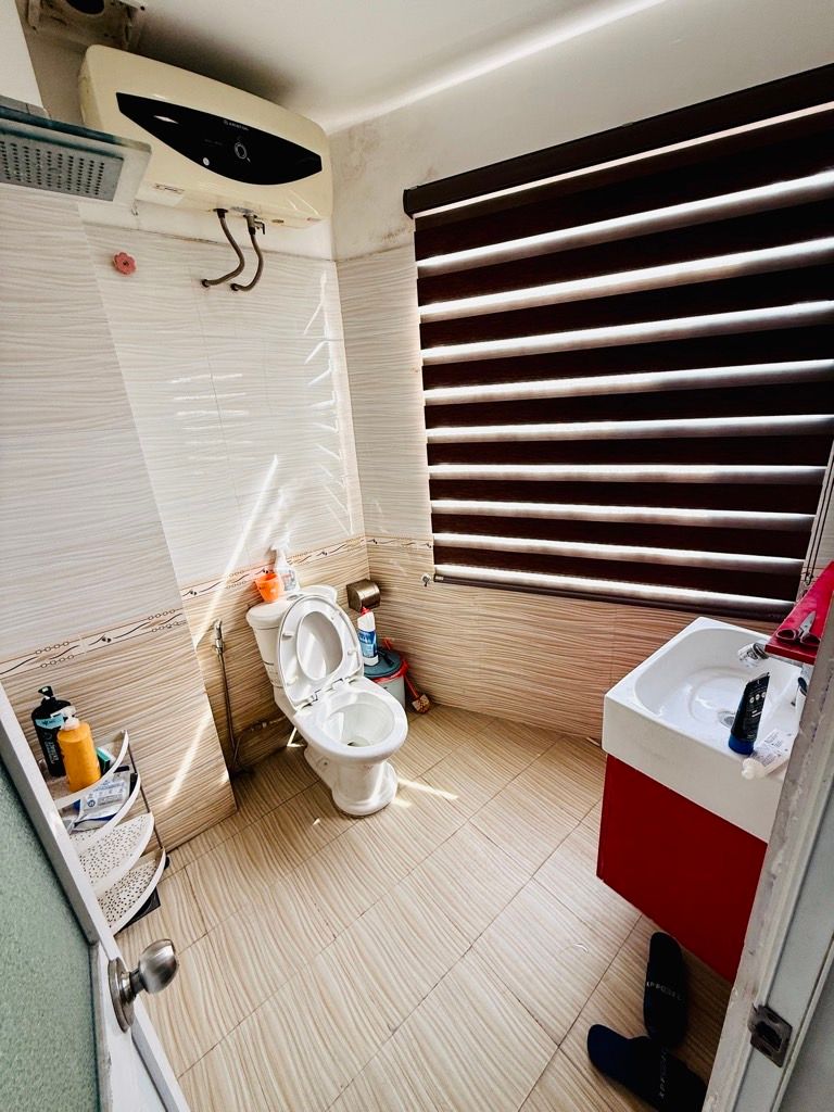Bán nhà Quỳnh Mai - diện tích 42m2 5 tầng - lô góc, kinh doanh - giá 17,5 tỷ