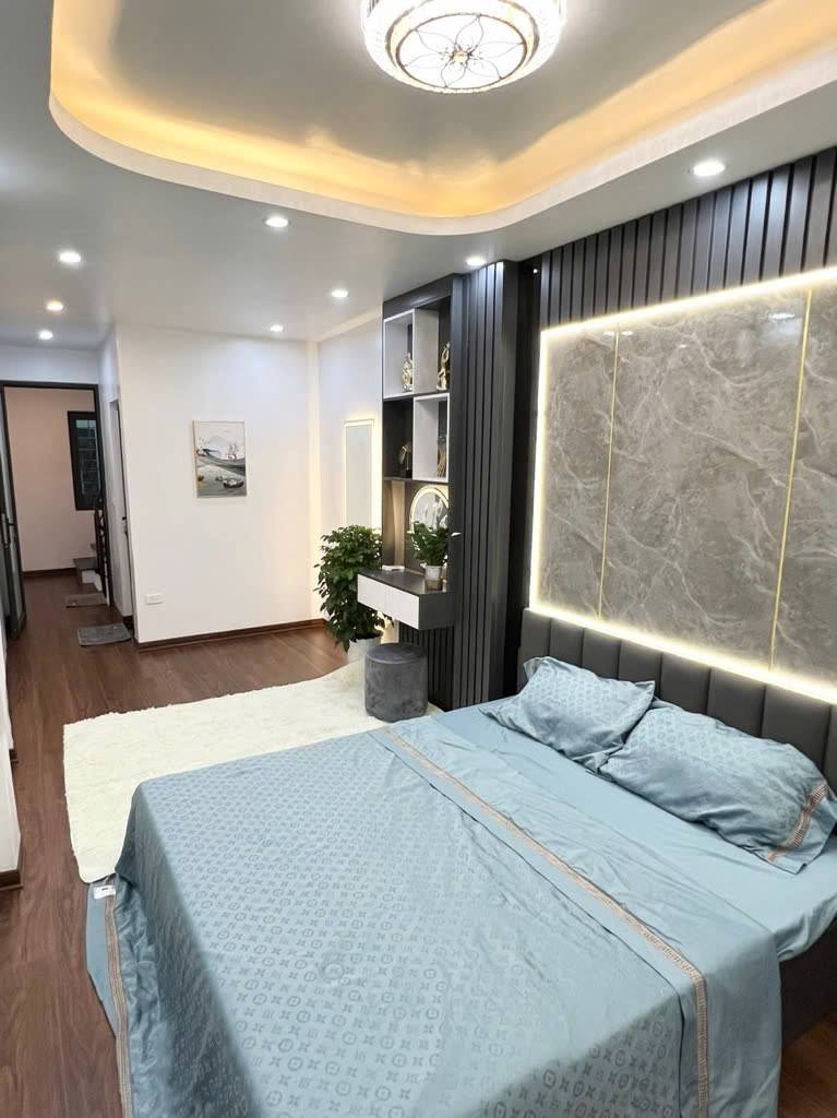 Bán nhà Hoàng Mai - diện tích 27m2 4 tầng - Nhà mới đẹp, giao thông thuận tiện - giá 6,68 tỷ
