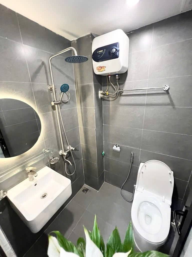 Bán nhà Hoàng Mai - diện tích 27m2 4 tầng - Nhà mới đẹp, giao thông thuận tiện - giá 6,68 tỷ