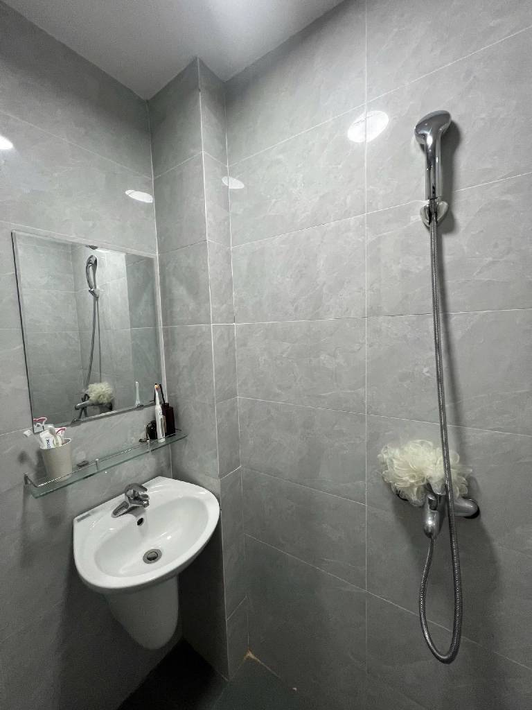 Bán nhà Nguyễn Ngọc Nại - diện tích 81.7m2 7 tầng - ô tô vào nhà - giá 30 tỷ