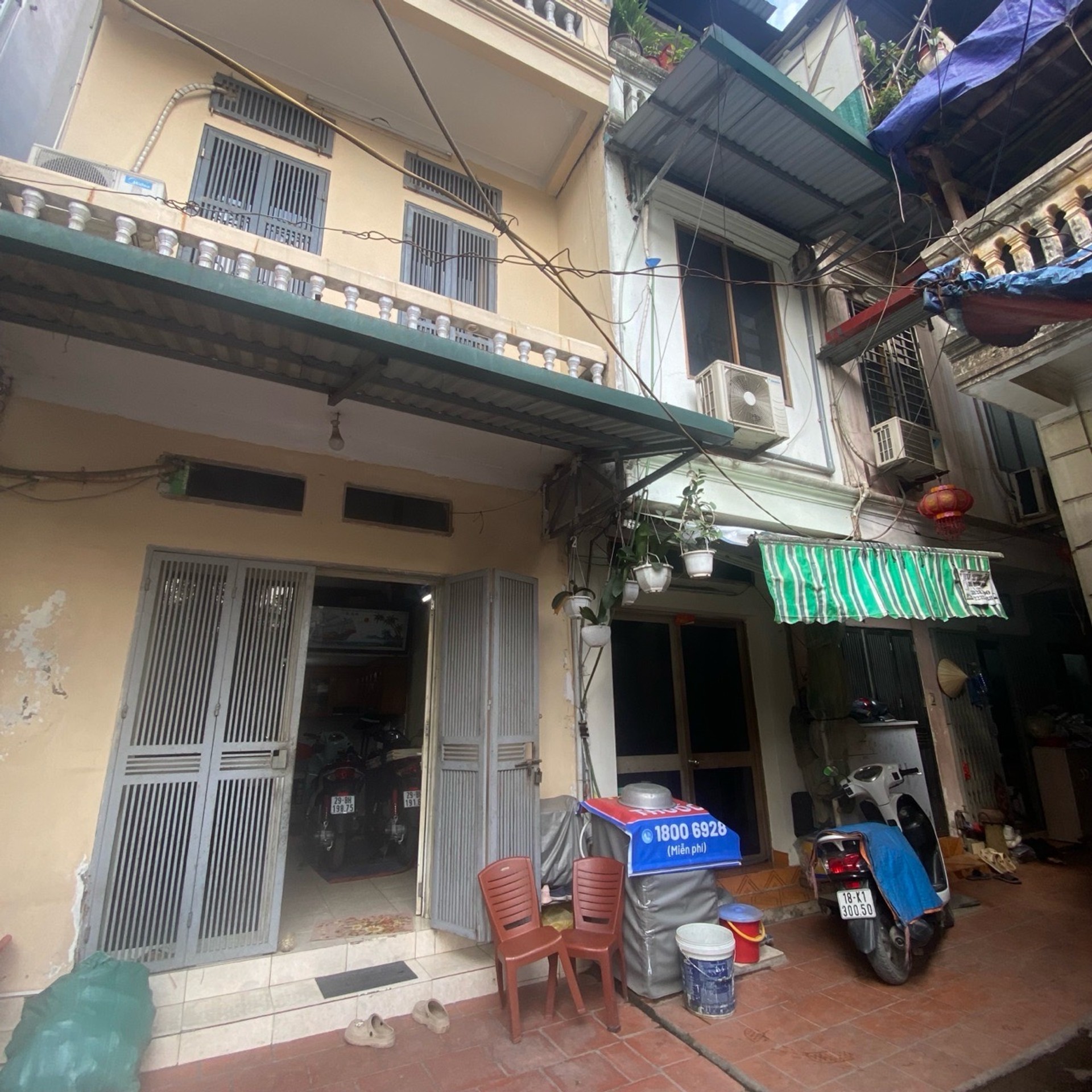 Bán nhà Bờ Sông Sét - diện tích 186m2 4 tầng - Mặt tiền siêu rộng - giá 39,8 tỷ