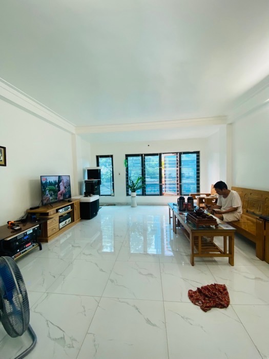 Bán nhà Lĩnh Nam - diện tích 64m2 7 tầng - Đang cập nhật - giá 35 tỷ