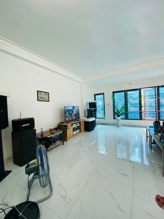 Bán nhà Lĩnh Nam - diện tích 64m2 7 tầng - Đang cập nhật - giá 35 tỷ