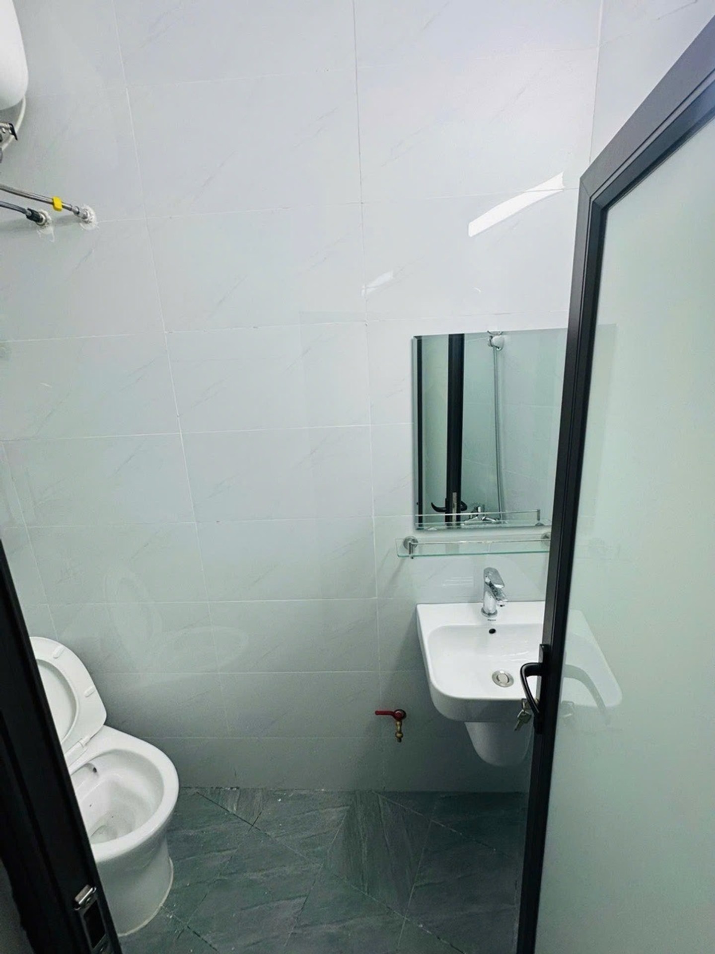 Bán nhà Trần Khát Chân - diện tích 41m2 5 tầng - Nhà mặt tiền rộng, chia làm 2 căn riêng biệt - giá 12,8 tỷ