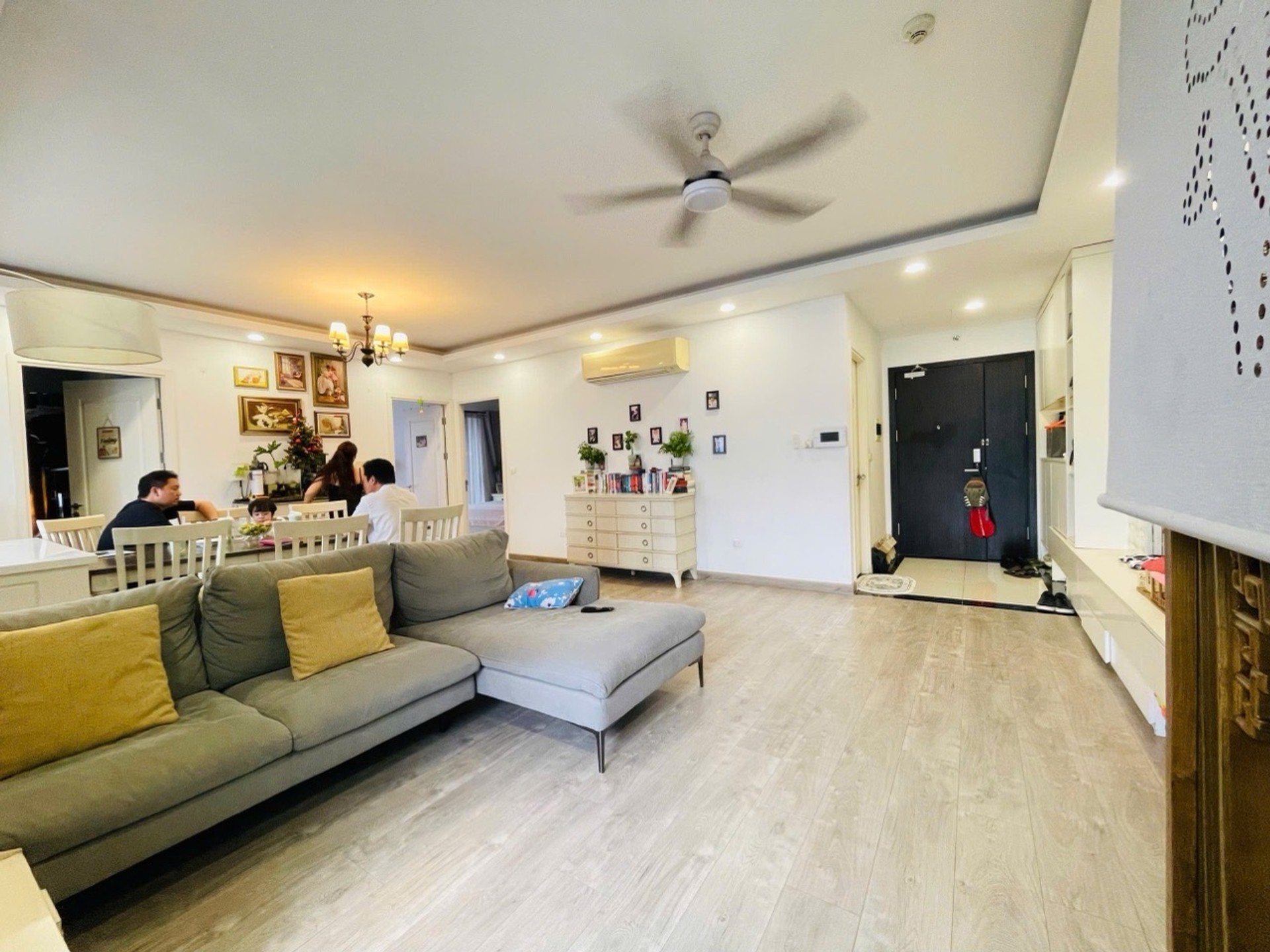 Bán nhà Minh Khai - diện tích 97m2 11 tầng - Lô góc 3 mặt thoáng - giá 11,4 tỷ