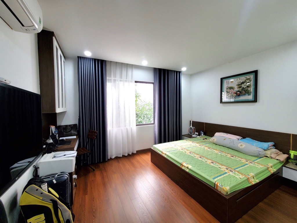 Bán nhà Nguyễn Ngọc Nại - diện tích 114m2 4 tầng - ô tô tránh - giá 60 tỷ