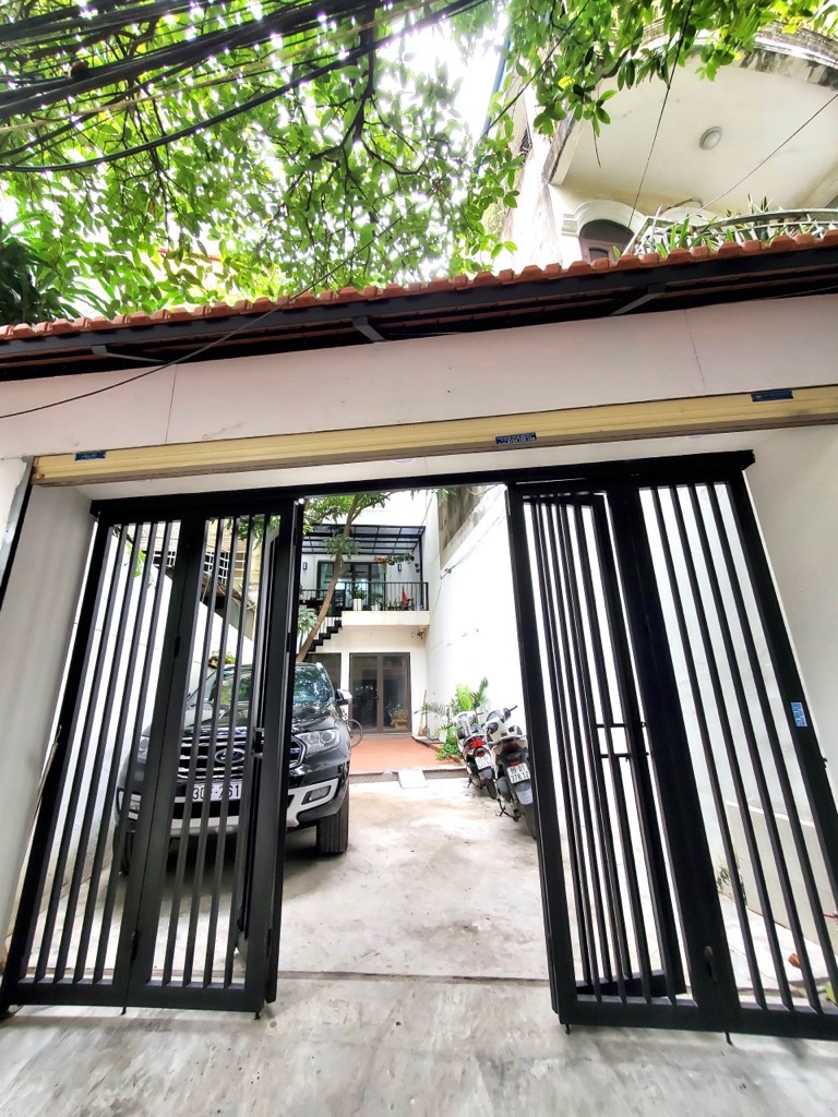 Bán nhà Nguyễn Ngọc Nại - diện tích 114m2 4 tầng - ô tô tránh - giá 60 tỷ