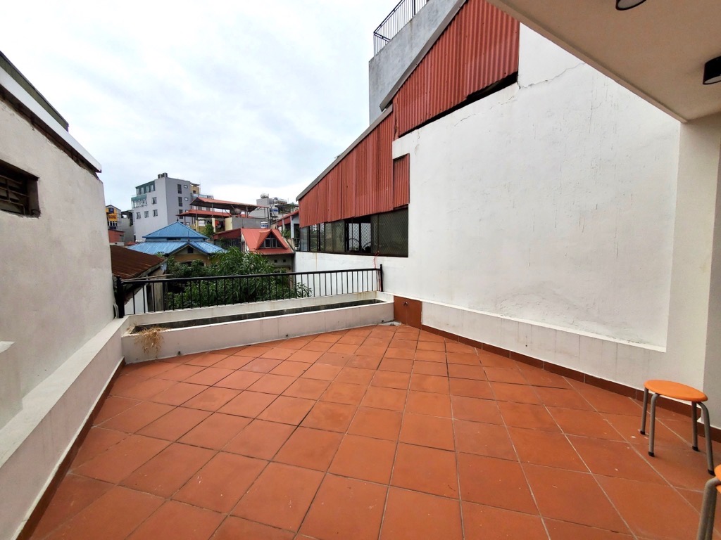 Bán nhà Nguyễn Ngọc Nại - diện tích 114m2 4 tầng - ô tô tránh - giá 60 tỷ