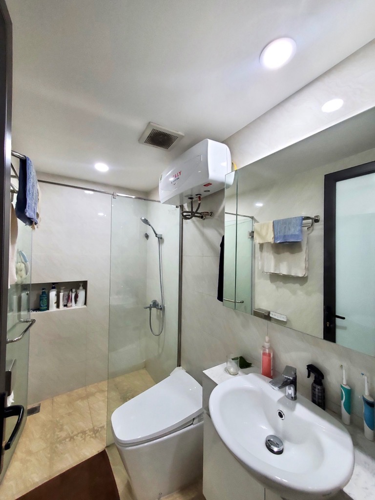 Bán nhà Nguyễn Ngọc Nại - diện tích 114m2 4 tầng - ô tô tránh - giá 60 tỷ