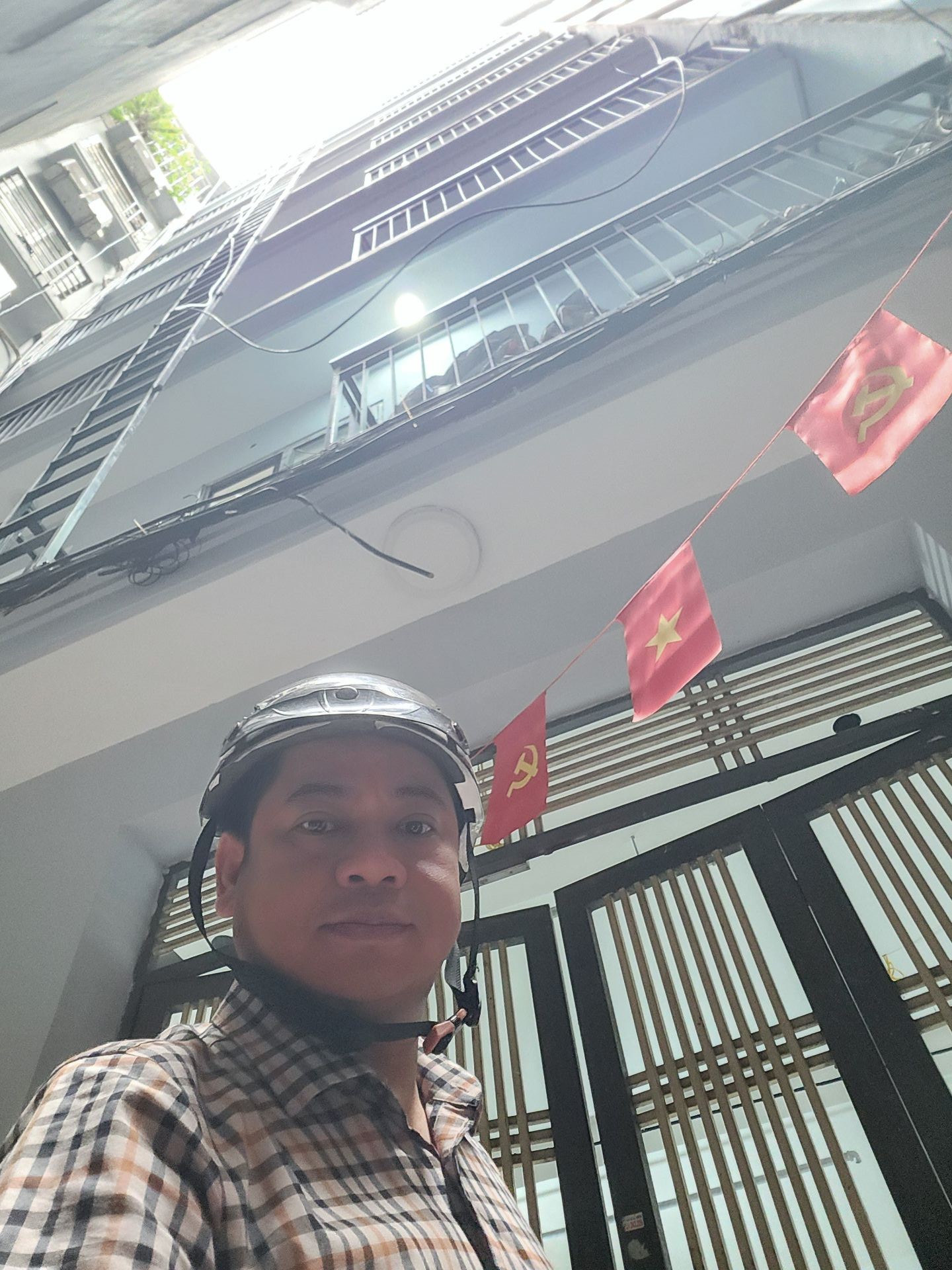 Bán nhà Pháo Đài Láng - diện tích 85m2 10 tầng - Đang cập nhật - giá 27 tỷ