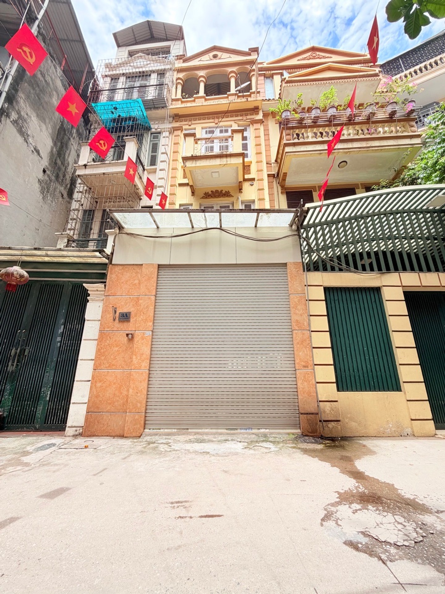 Bán nhà Minh Khai - diện tích 54m2 4 tầng - ô tô tránh - giá 16,5 tỷ