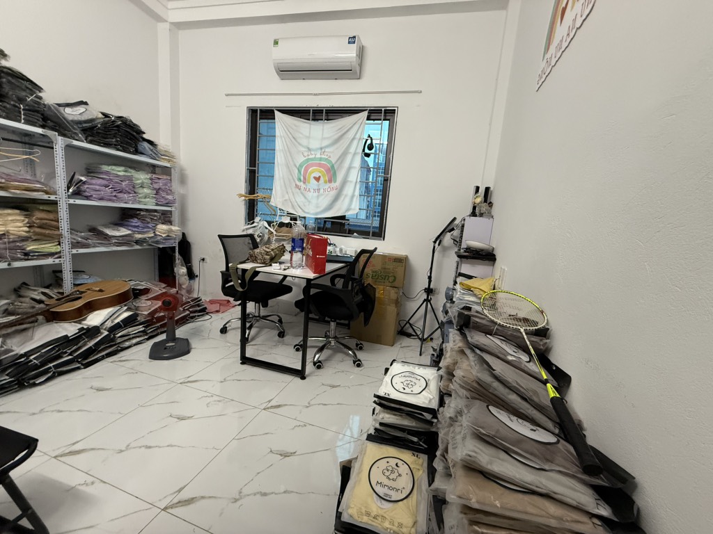 Bán nhà Định Công - diện tích 36m2 4 tầng - Ngõ 245 to như phố - giá 4,5 tỷ