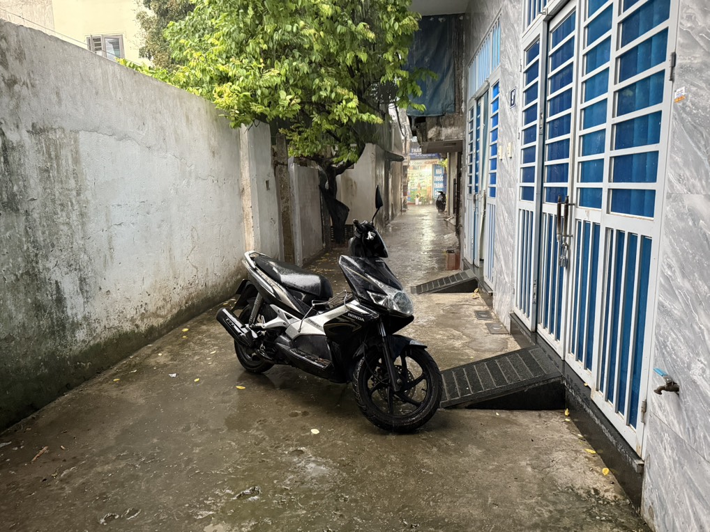 Bán nhà Định Công - diện tích 36m2 4 tầng - Ngõ 245 to như phố - giá 4,5 tỷ