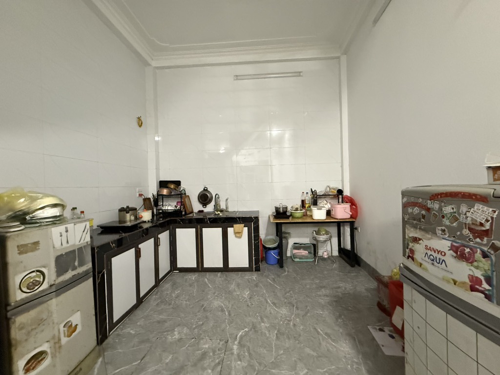 Bán nhà Định Công - diện tích 36m2 4 tầng - Ngõ 245 to như phố - giá 4,5 tỷ