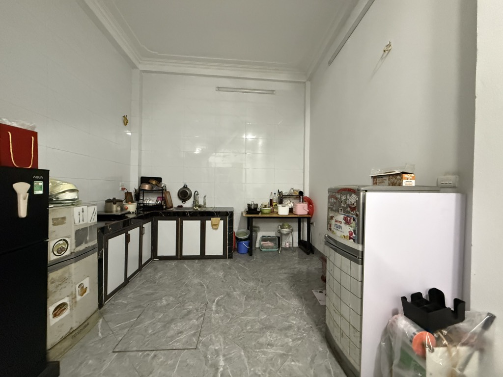 Bán nhà Định Công - diện tích 36m2 4 tầng - Ngõ 245 to như phố - giá 4,5 tỷ