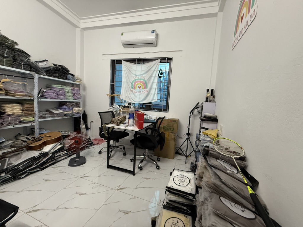 Bán nhà Định Công - diện tích 36m2 4 tầng - Ngõ 245 to như phố - giá 4,5 tỷ