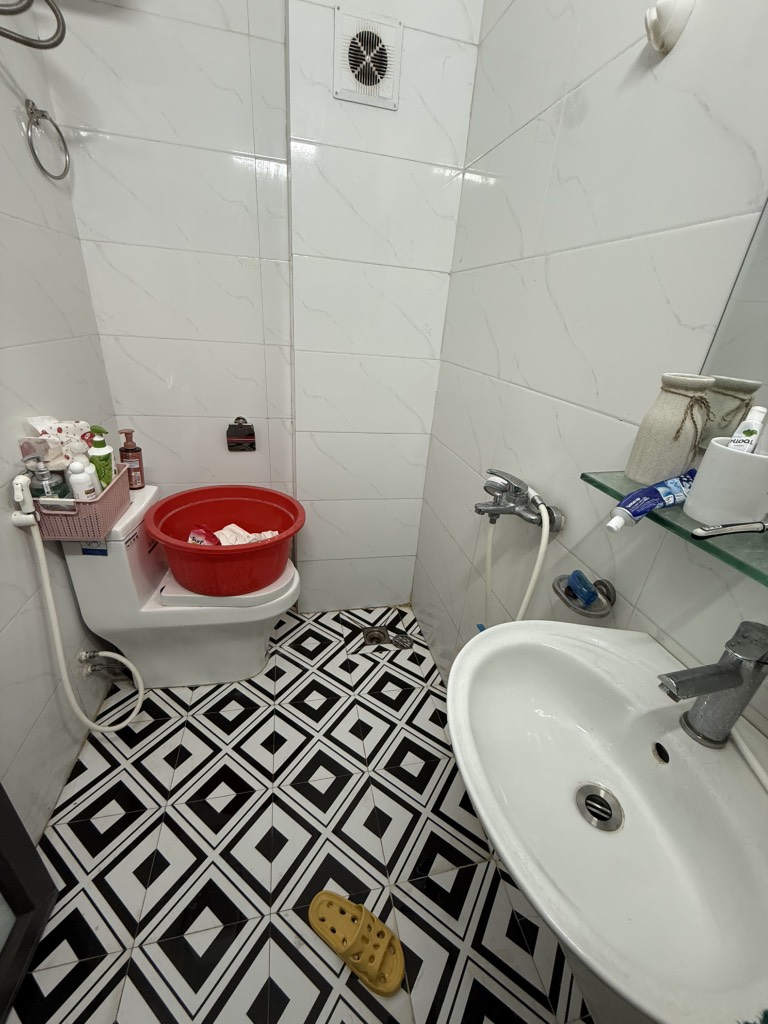 Bán nhà Định Công - diện tích 36m2 4 tầng - Ngõ 245 to như phố - giá 4,5 tỷ
