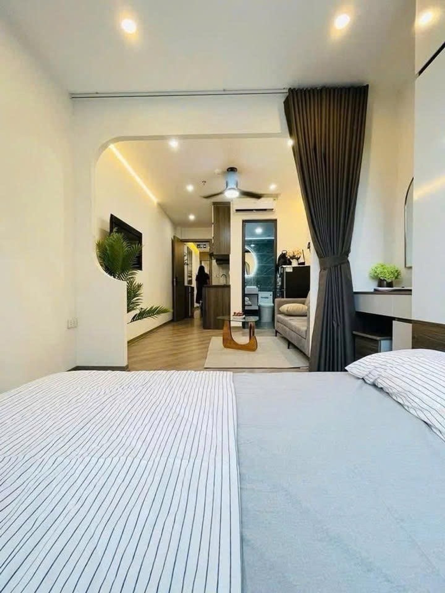 Bán nhà Định Công - diện tích 50m2 7 tầng - gần ô tô - giá 14,68 tỷ