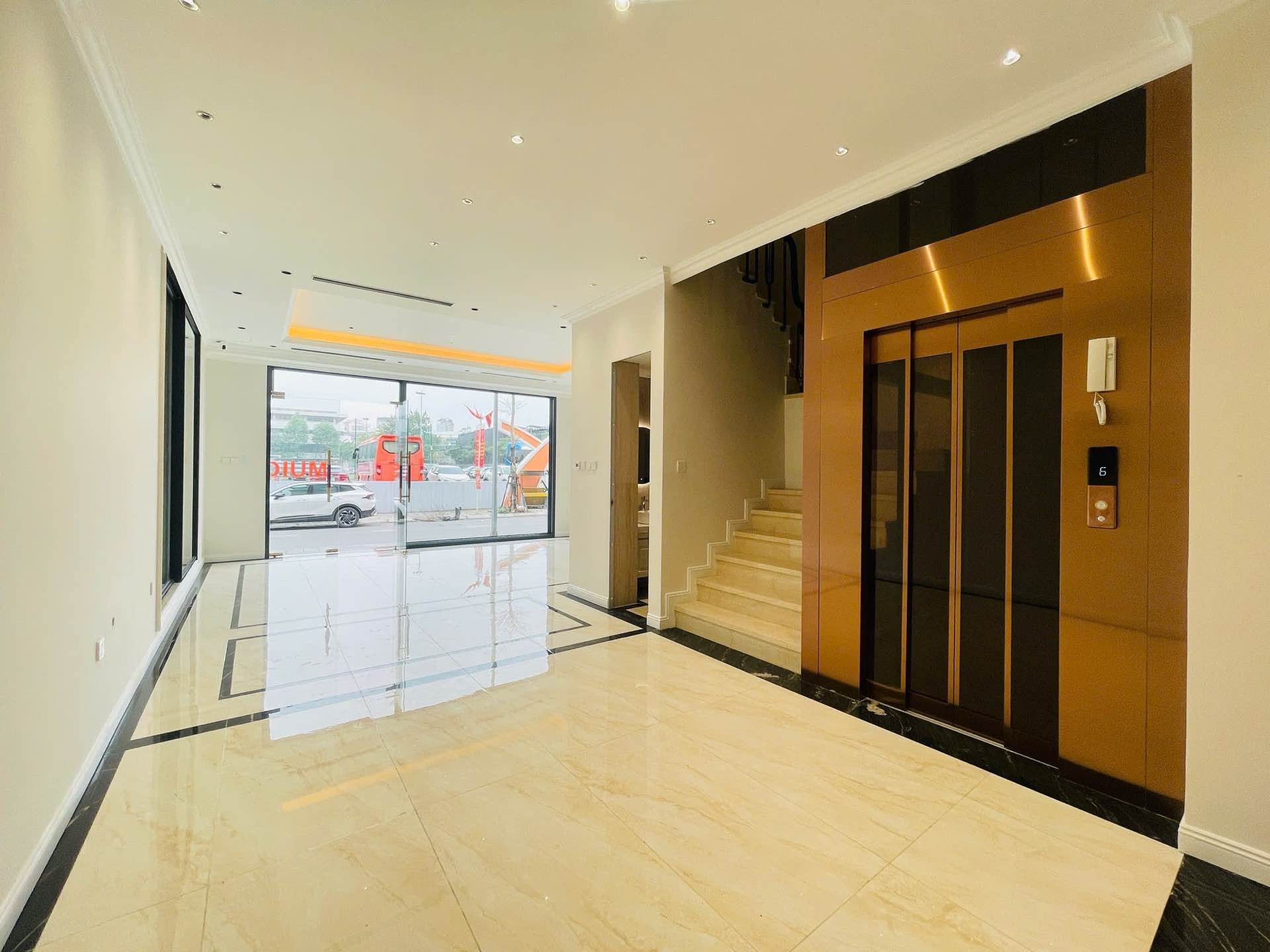 Bán nhà Tưởng Dân Bảo - diện tích 120m2 6 tầng - Lô góc 3 mặt thoáng - giá 52 tỷ