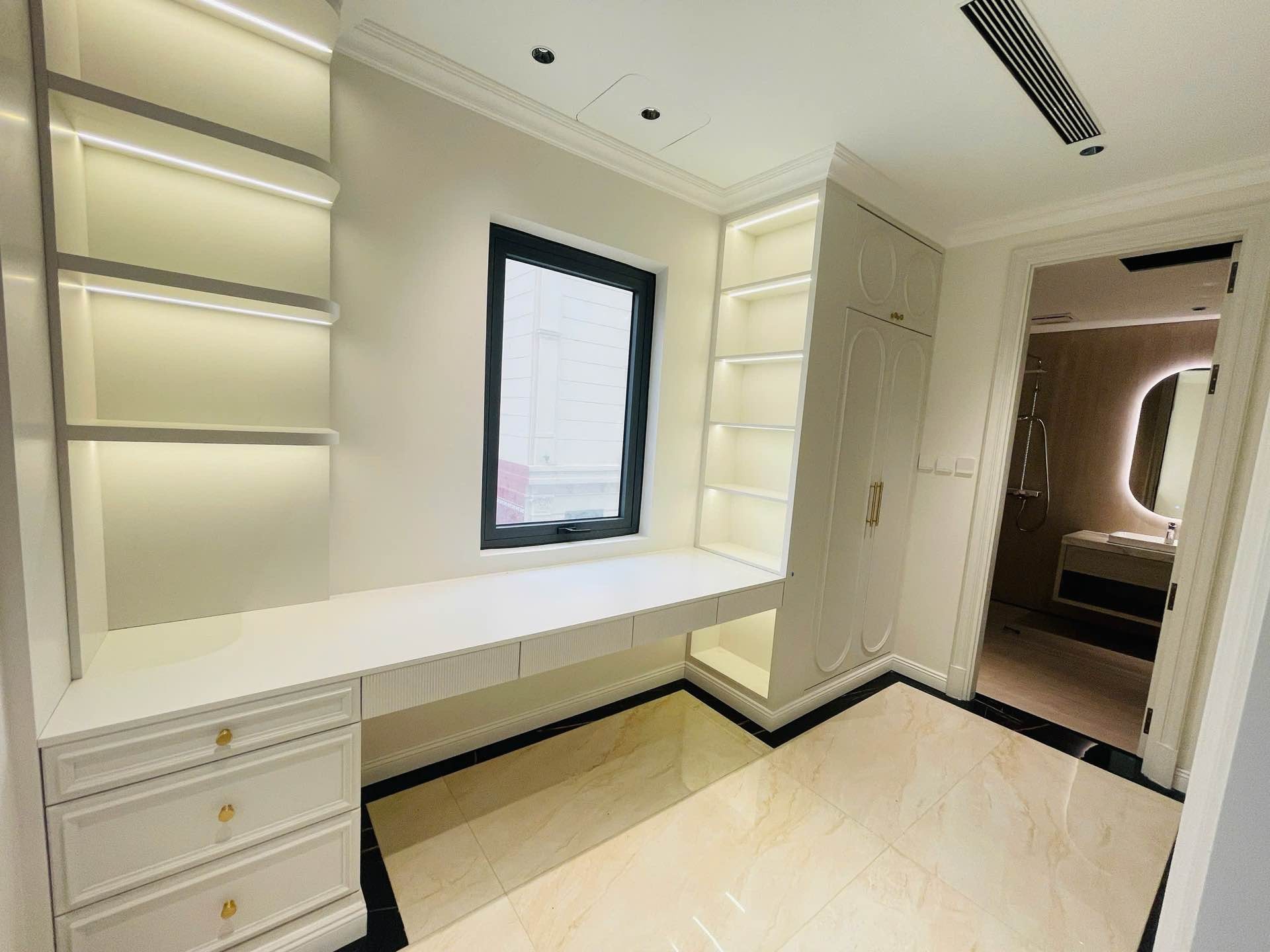 Bán nhà Tưởng Dân Bảo - diện tích 120m2 6 tầng - Lô góc 3 mặt thoáng - giá 52 tỷ