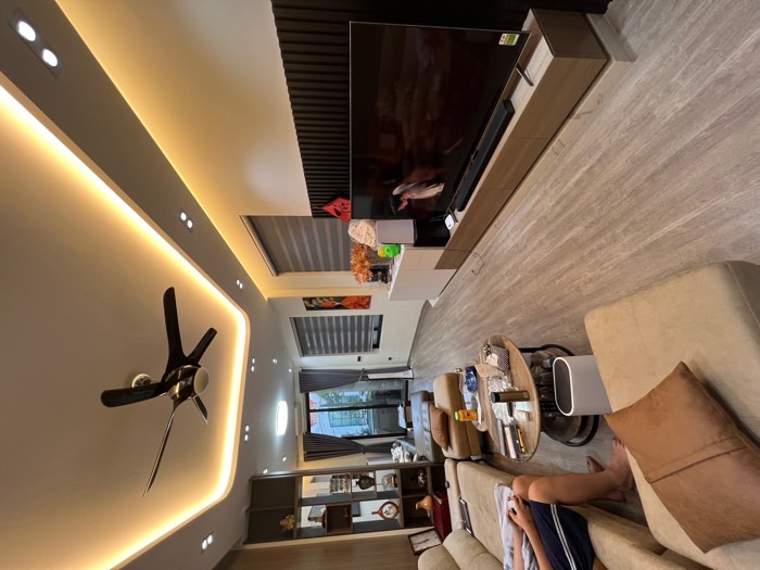 Bán nhà Thái Thịnh - diện tích 90m2 5 tầng - Mặt phố lô góc 2 mặt tiền - giá 38,5 tỷ