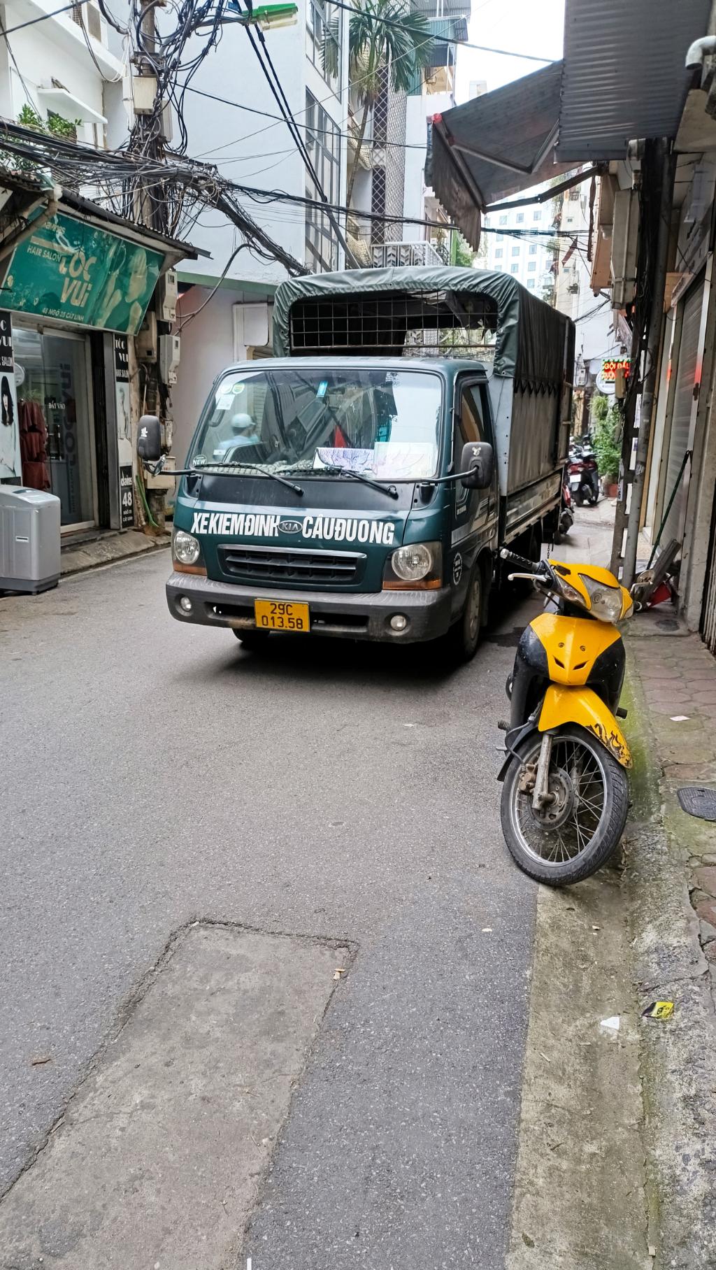 Bán nhà Cát Linh - diện tích 66m2 1 tầng - Ngõ ô tô tránh - giá 14,7 tỷ