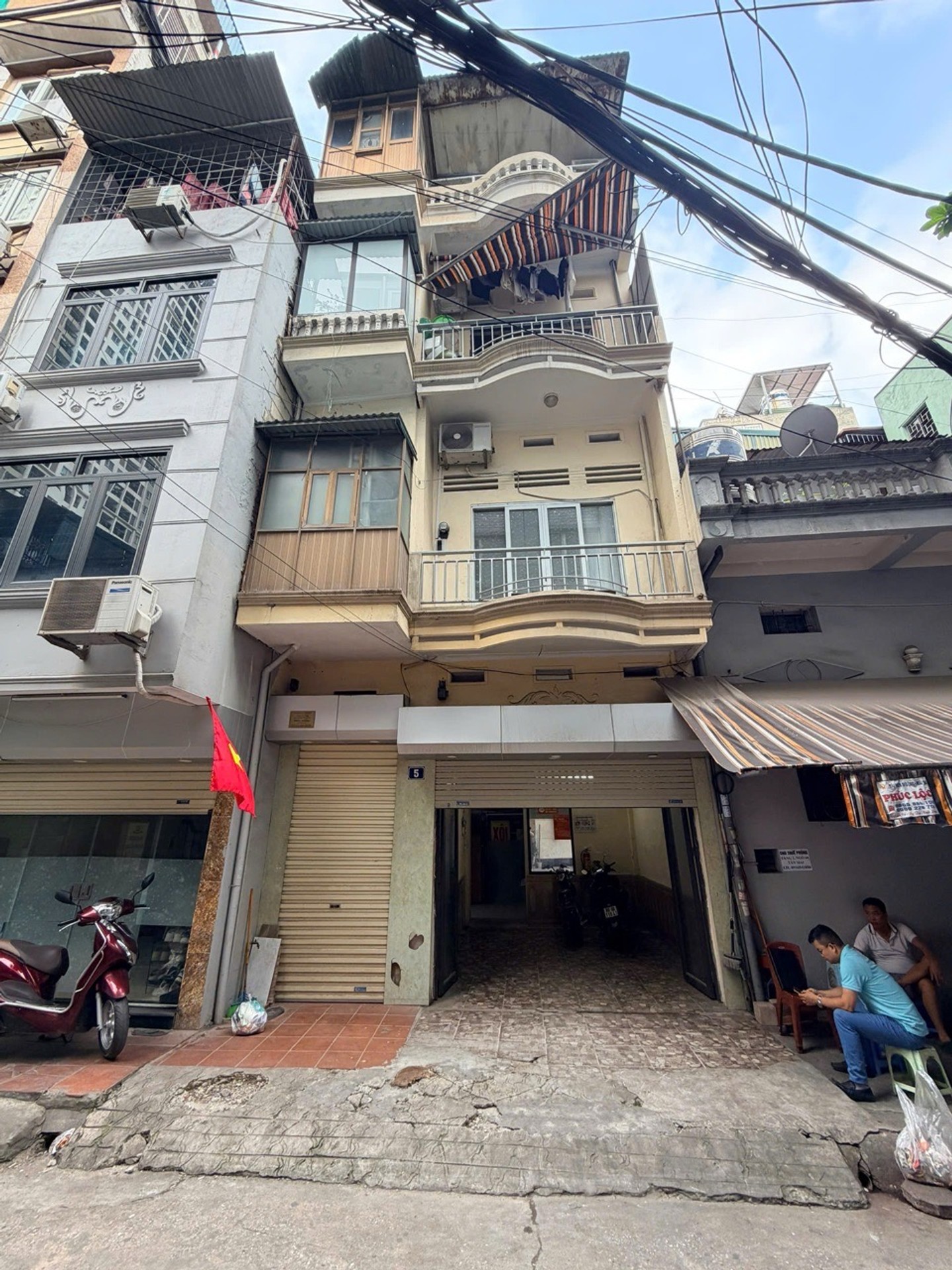 Bán nhà Tân Mai - diện tích 45m2 4 tầng - Nhà mặt ngõ ô tô tránh - giá 12 tỷ