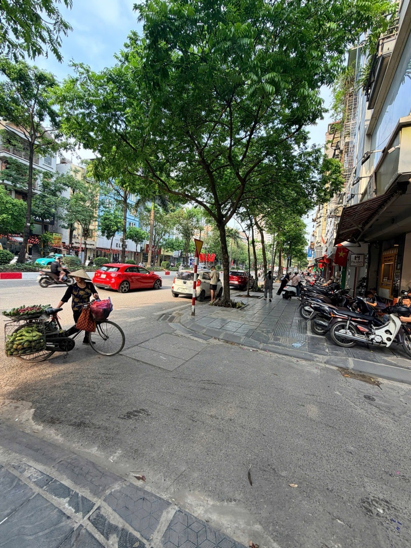 Bán nhà Tân Mai - diện tích 45m2 4 tầng - Nhà mặt ngõ ô tô tránh - giá 12 tỷ