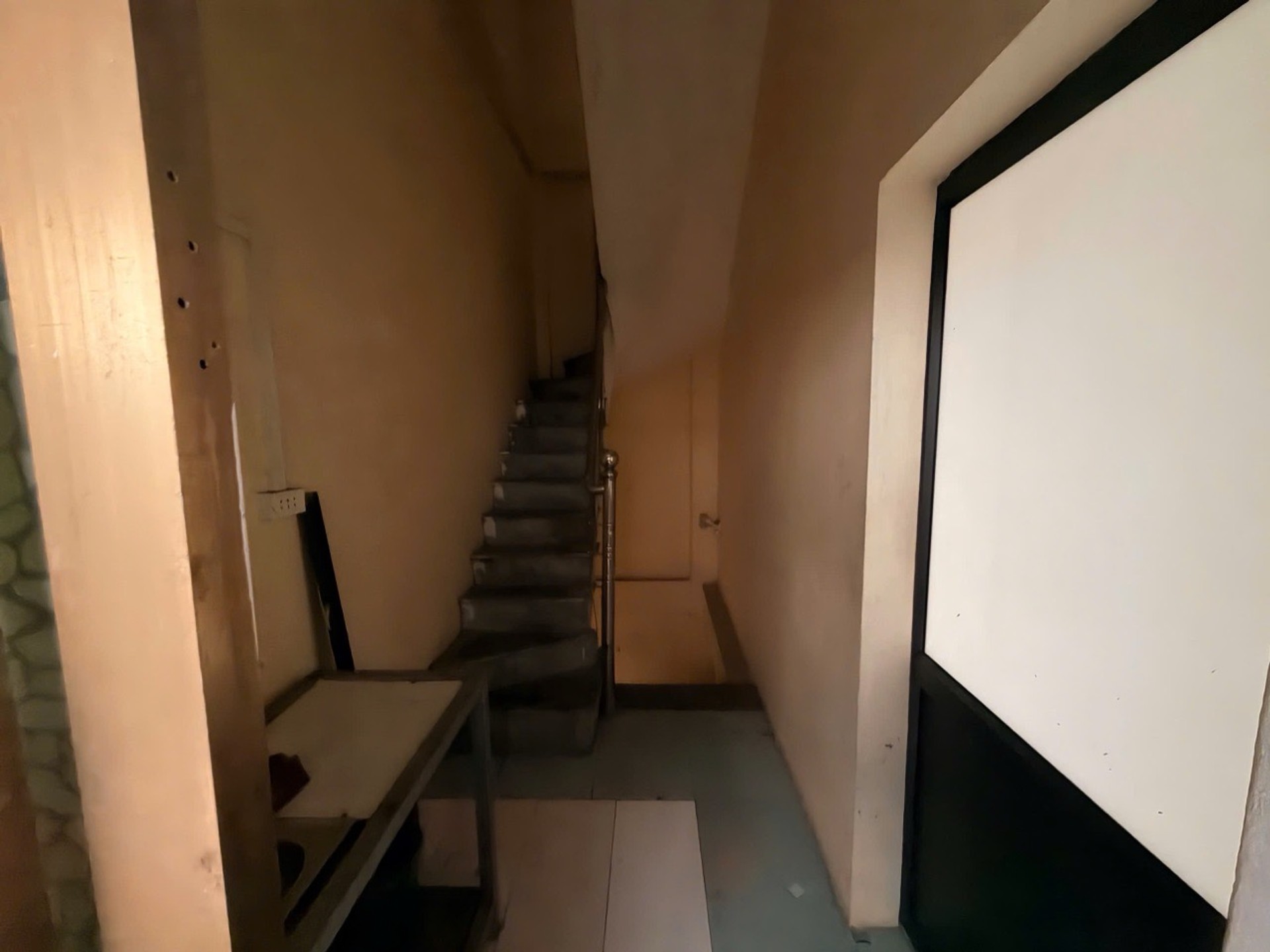 Bán nhà Tân Mai - diện tích 45m2 4 tầng - Nhà mặt ngõ ô tô tránh - giá 12 tỷ