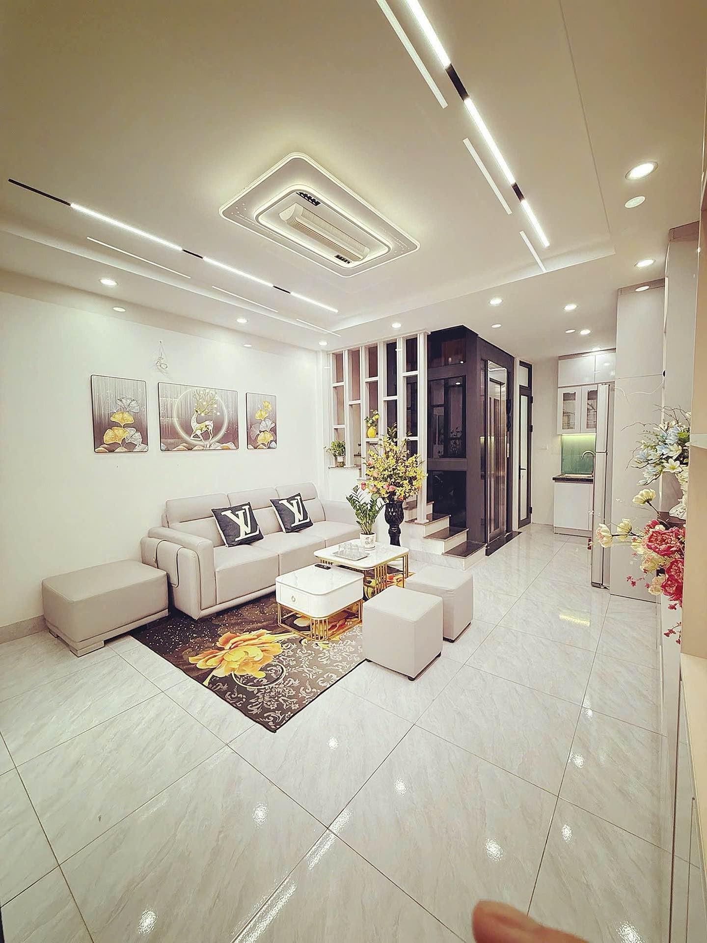Bán nhà Giải Phóng - diện tích 32m2 6 tầng - thang máy - giá 8,9 tỷ