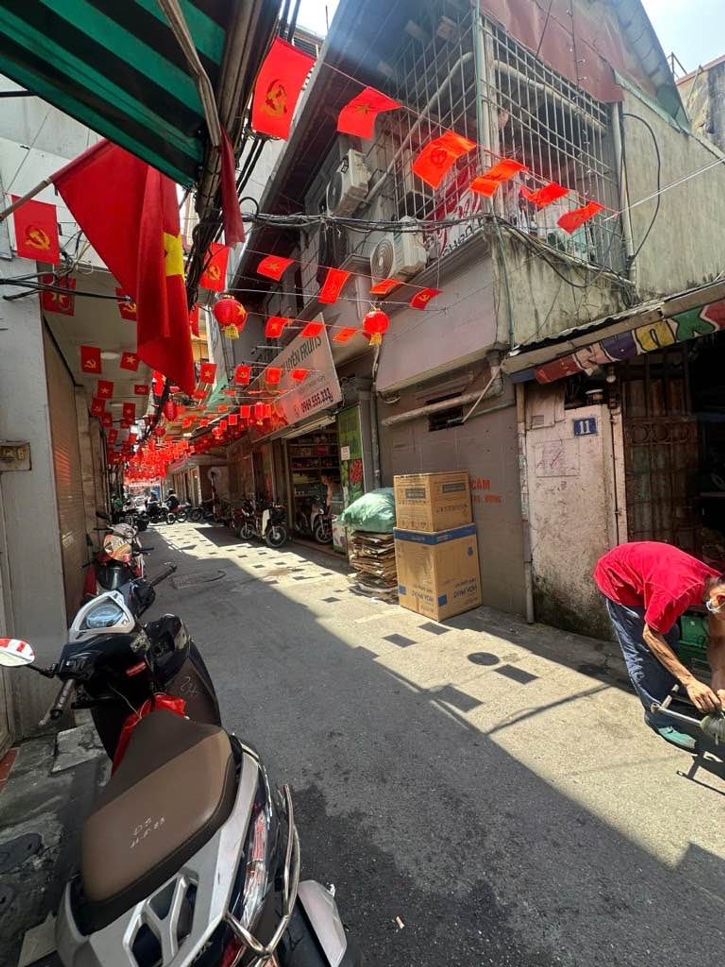 Bán nhà Lê Thanh Nghị - diện tích 58m2 1 tầng - Ô TÔ ĐỖ CỬA - giá 29,8 tỷ