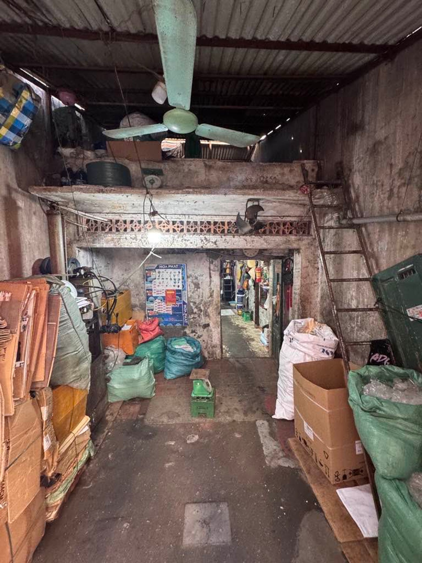 Bán nhà Lê Thanh Nghị - diện tích 58m2 1 tầng - Ô TÔ ĐỖ CỬA - giá 29,8 tỷ