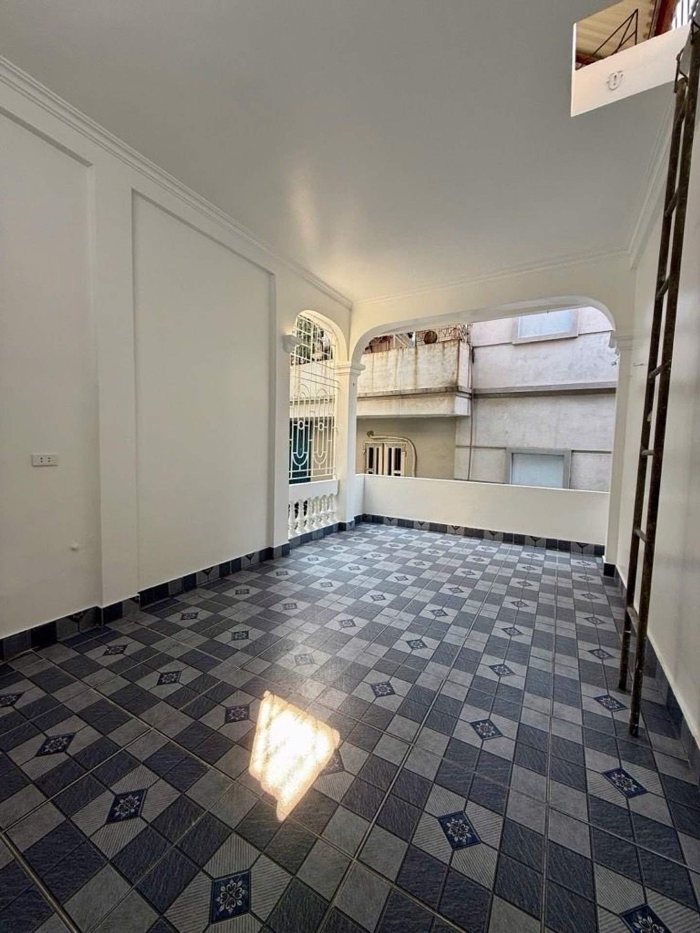 Bán nhà Trường Chinh - diện tích 34m2 4 tầng - Ngõ thông, gần Đại học Y - giá 8,6 tỷ