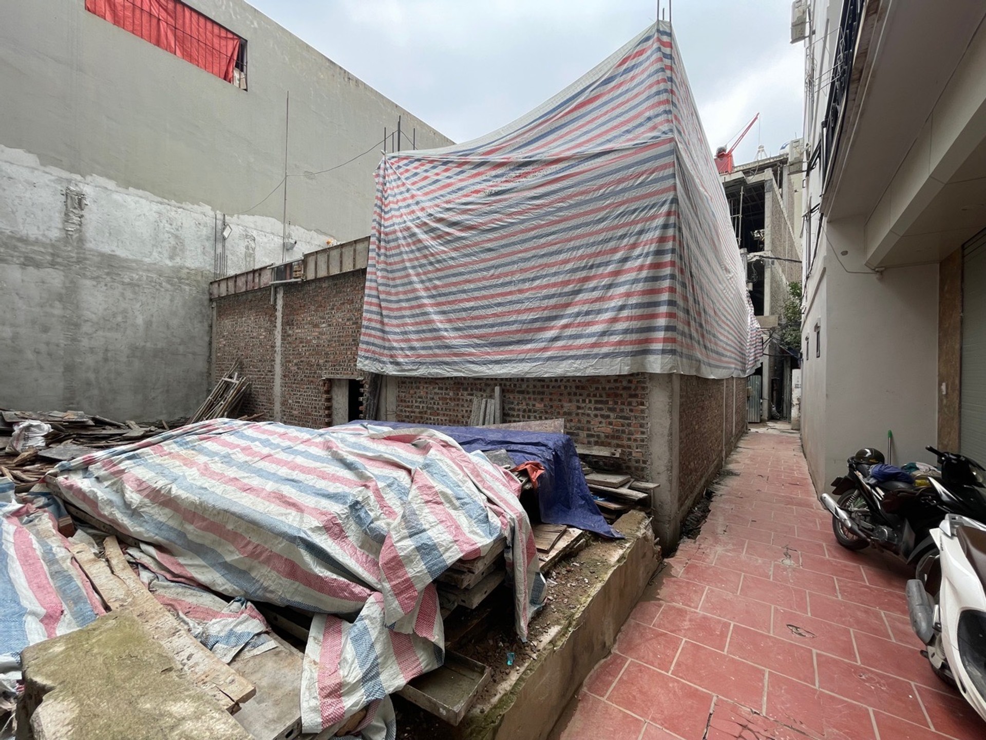 Bán nhà Định Công Thượng - diện tích 42m2 0 tầng - Đất vuông vắn, sổ chính chủ - giá 8,2 tỷ