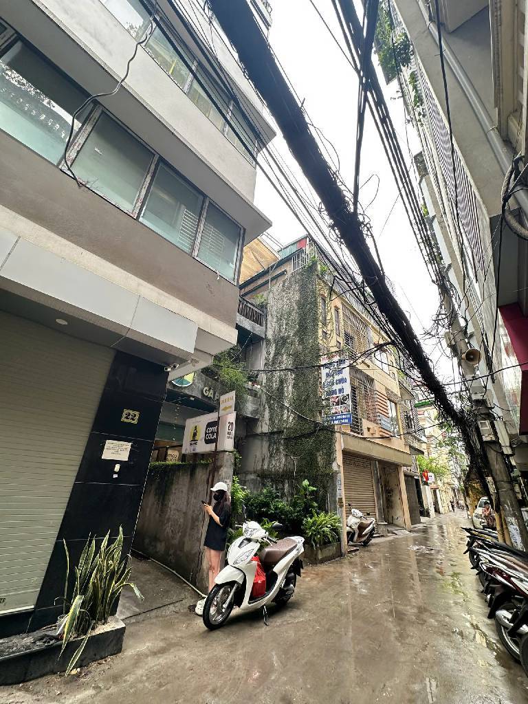 Bán nhà Thái Hà - diện tích 207m2 3 tầng - Mặt ngõ ô tô tránh - giá 58 tỷ