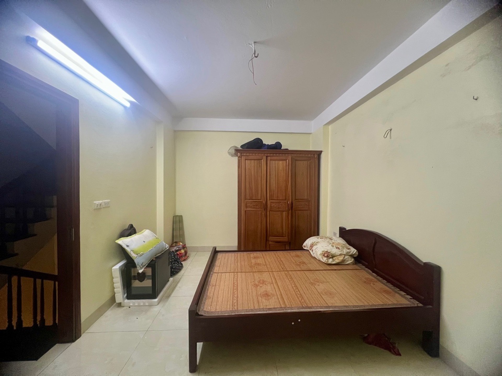 Bán nhà Nguyễn Chính - diện tích 50m2 4 tầng - Ô tô đỗ cửa - giá 14 tỷ