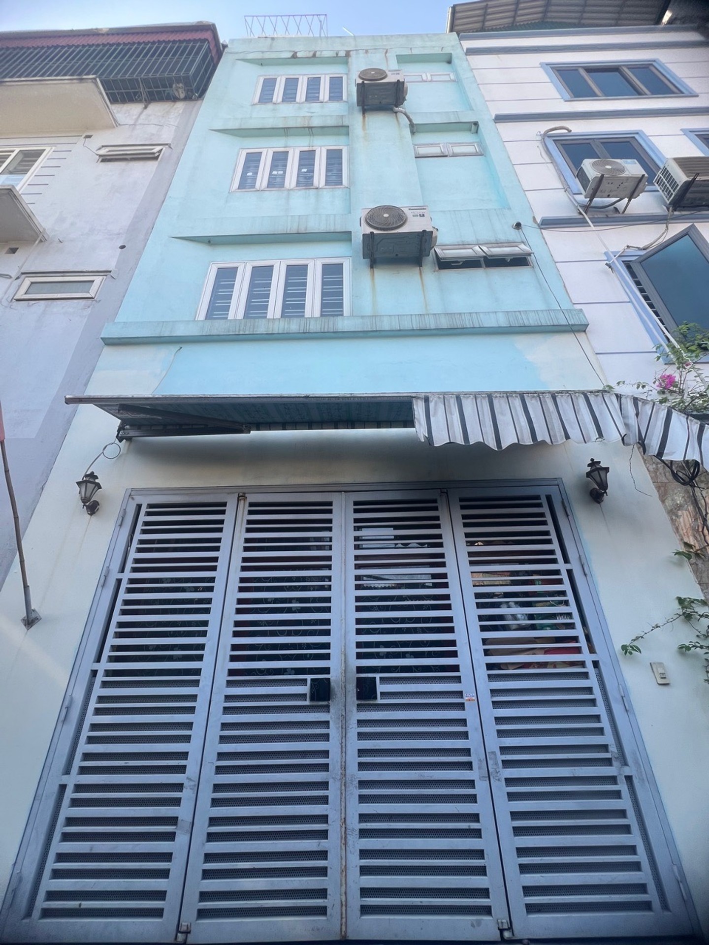 Bán nhà Nguyễn Chính - diện tích 50m2 4 tầng - Ô tô đỗ cửa - giá 14 tỷ