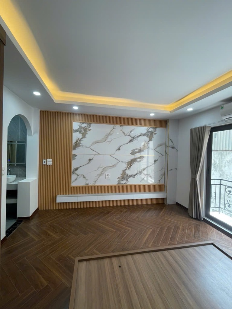 Bán nhà Nam Dư - diện tích 47m2 6 tầng - Thang máy - giá 9,6 tỷ