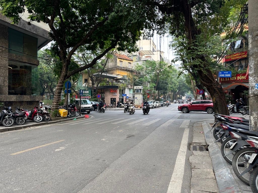 Bán nhà Hàn Thuyên - diện tích 275m2 3 tầng - Mặt phố kinh doanh sầm uất - giá 160 tỷ