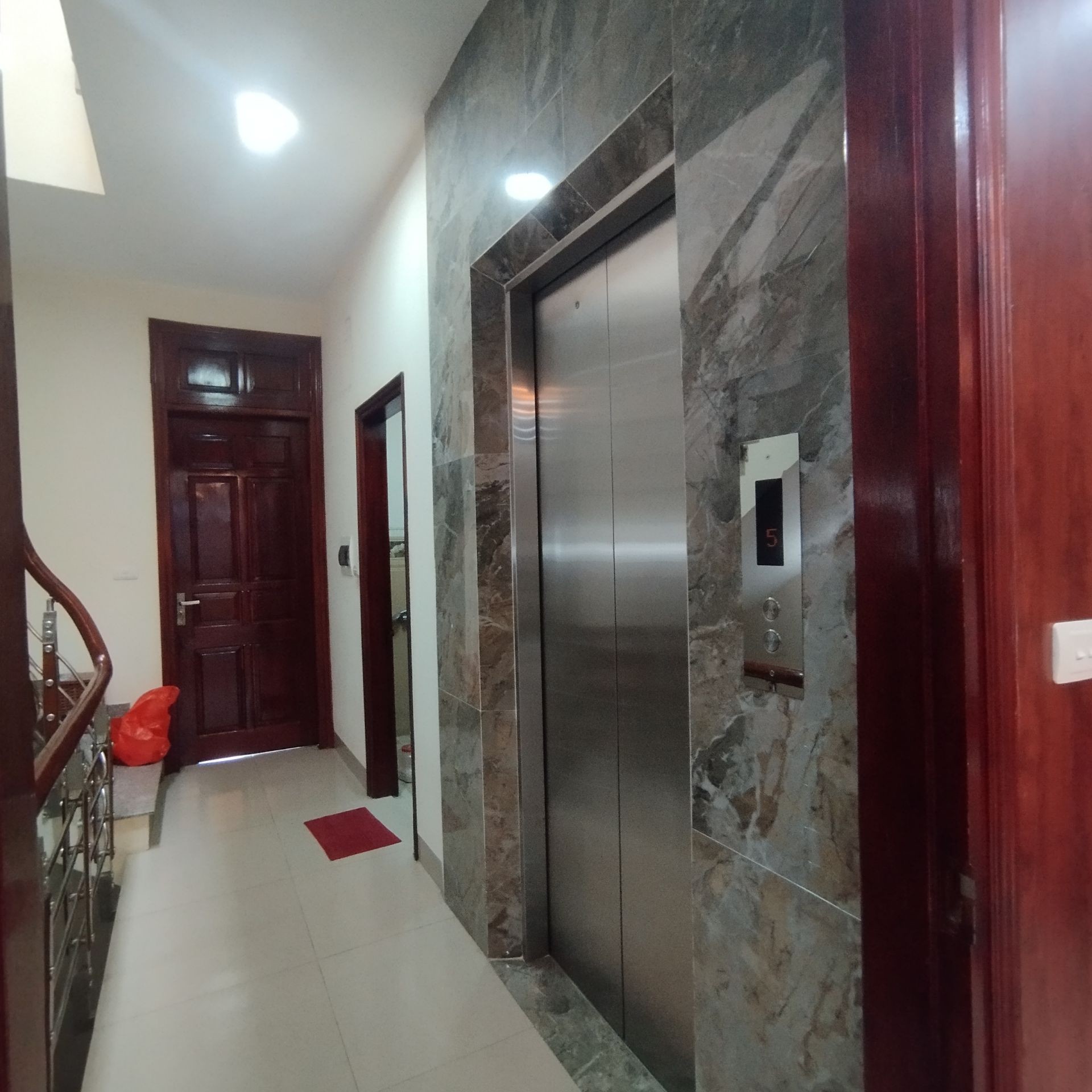 Bán nhà Ngõ 3 - diện tích 90m2 6 tầng - Thoáng trước, sau - giá 34 tỷ