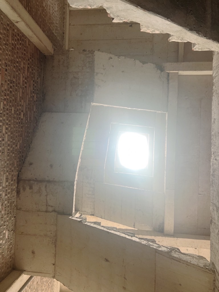 Bán nhà Loiis III - diện tích 105m2 6 tầng - Ô tô tránh - giá 52 tỷ