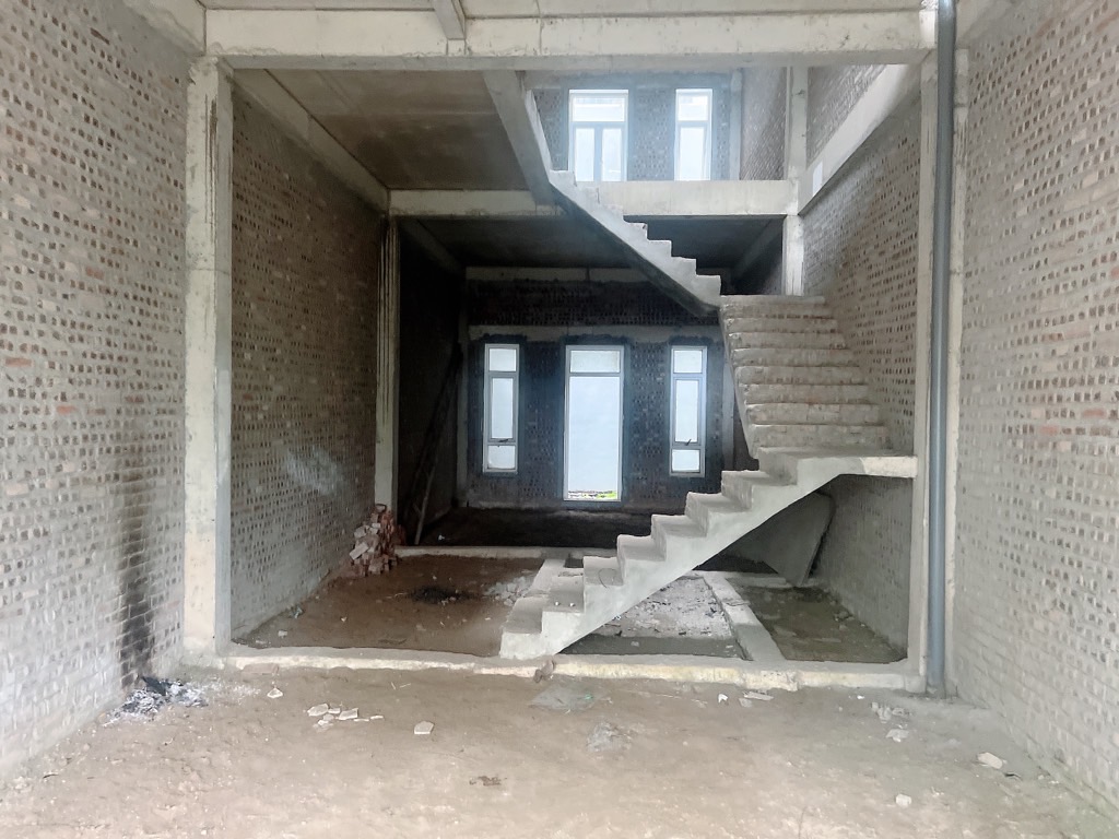 Bán nhà Loiis III - diện tích 105m2 6 tầng - Ô tô tránh - giá 52 tỷ