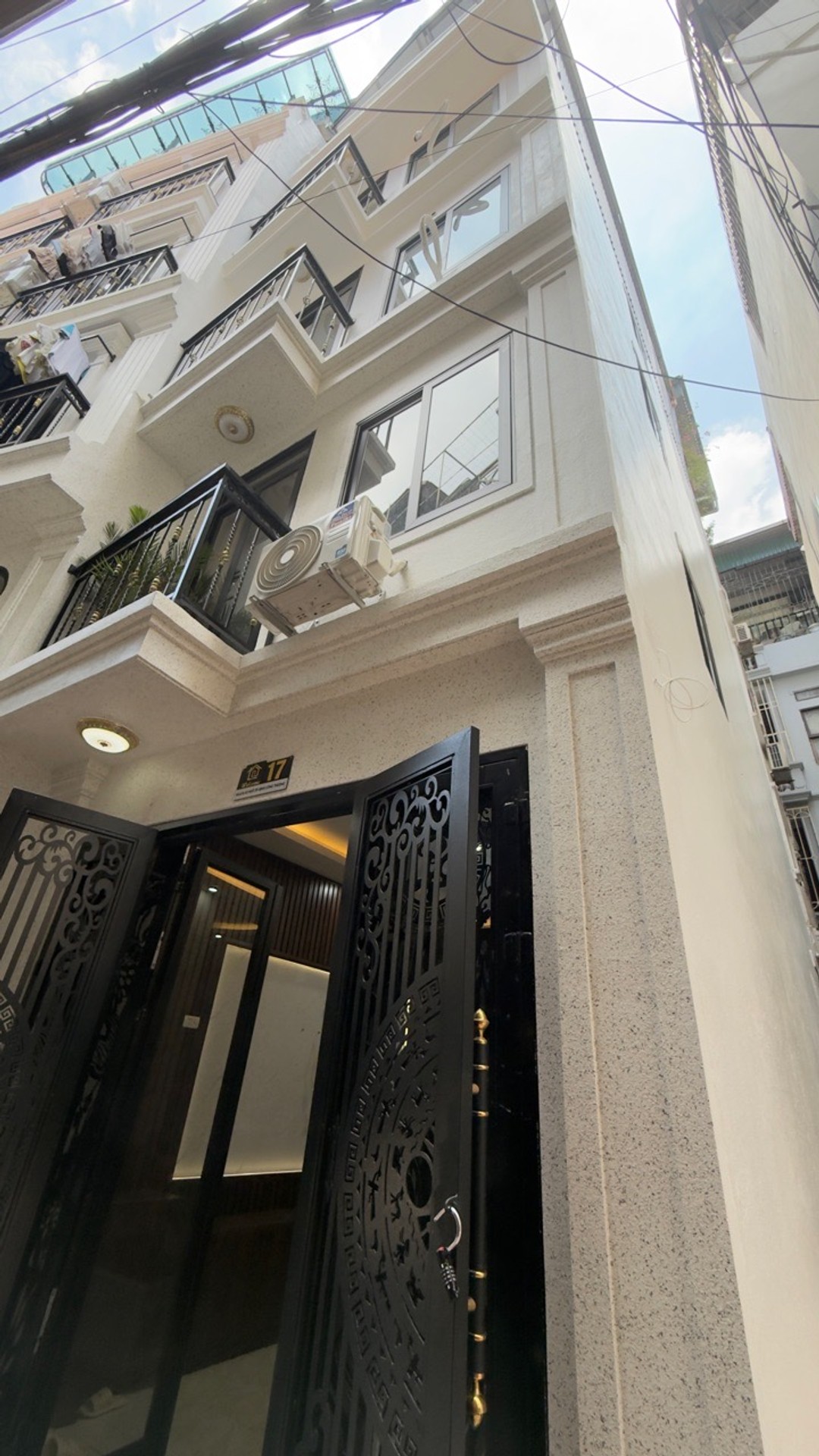 Bán nhà Định Công Thượng - diện tích 29m2 5 tầng - Lô góc hai thoáng - giá 7,99 tỷ