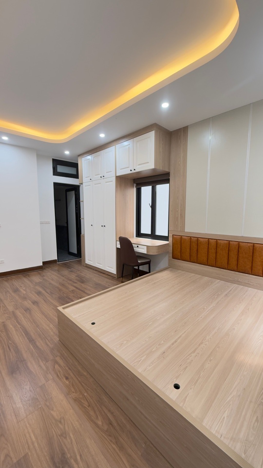 Bán nhà Định Công Thượng - diện tích 29m2 5 tầng - Lô góc hai thoáng - giá 7,99 tỷ