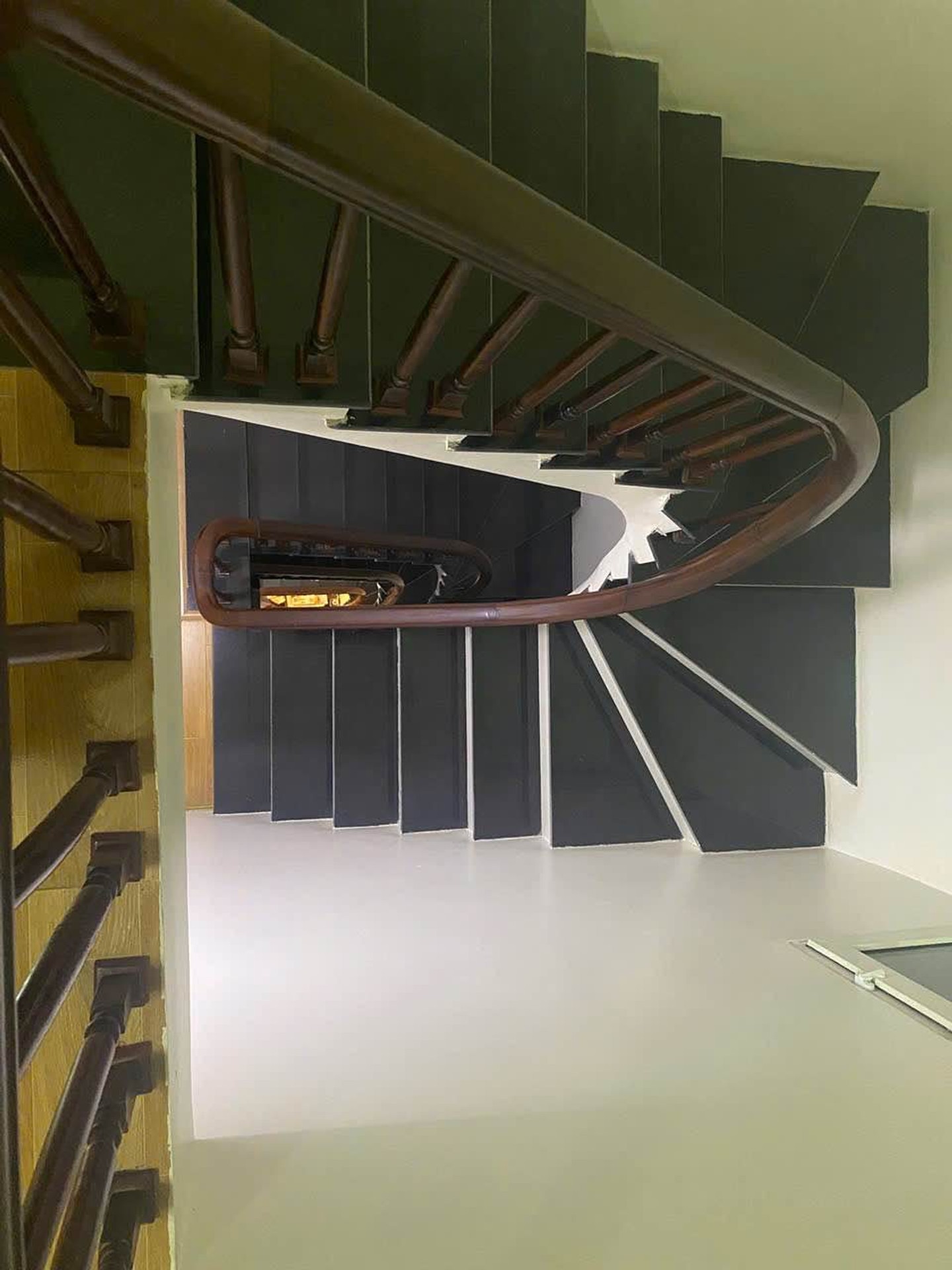 Bán nhà Nguyễn Chính - diện tích 37m2 5 tầng - Ô tô tải đỗ - giá 10,5 tỷ