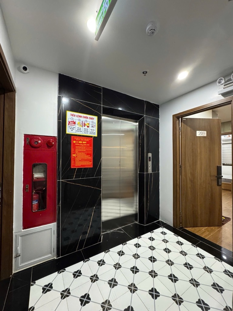 Bán nhà Vũ Ngọc Phan - diện tích 90m2 8 tầng - GARA Ô TÔ - KINH DOANH - 2 MẶT NGÕ - giá 41 tỷ