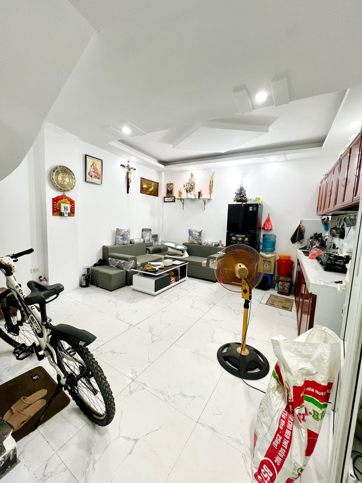Bán nhà Nam Dư - diện tích 35m2 5 tầng - Nhà dân xây khung cột chắc chắn - giá 4,9 tỷ