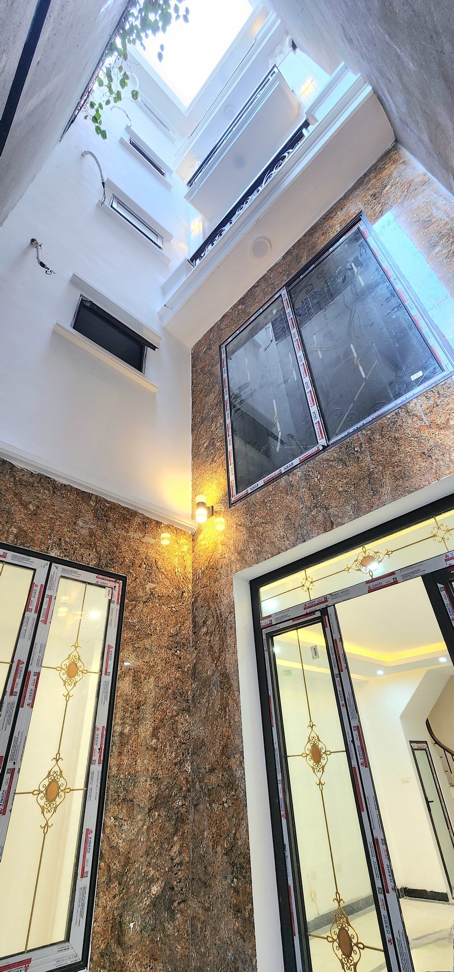Bán nhà Trương Định - diện tích 55m2 6 tầng - Ô TÔ QUA NHÀ - giá 10,8 tỷ