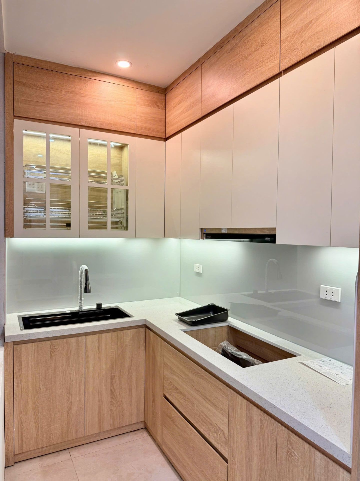 Bán nhà Trương Định - diện tích 55m2 6 tầng - Ô TÔ QUA NHÀ - giá 10,8 tỷ